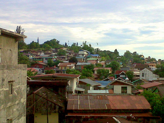 Rumah-rumah Balikpapan di atas bukit