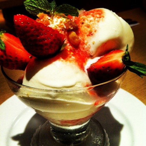 Strawberry coupe cheesecake @ Bakerzin Indonesia