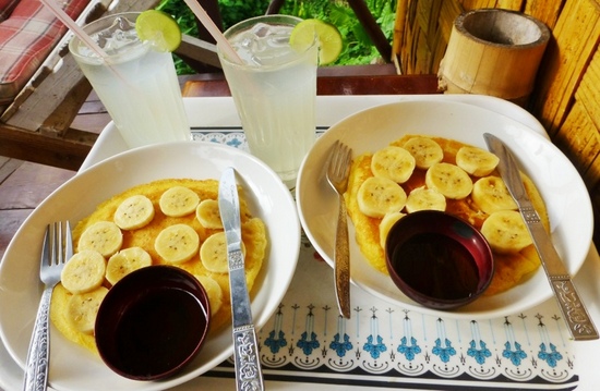 Makanan di Laos - Banana Pancake with Honey
