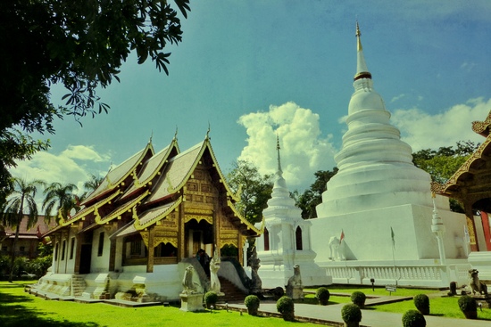 Masuk ke Laos lewat Thailand: Wat Phra Singh di Chiang Mai