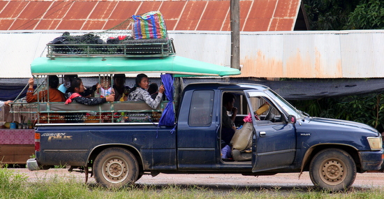 Transportasi yang tipikal di Laos