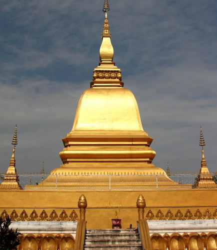 Orang Laos beragama Buddha
