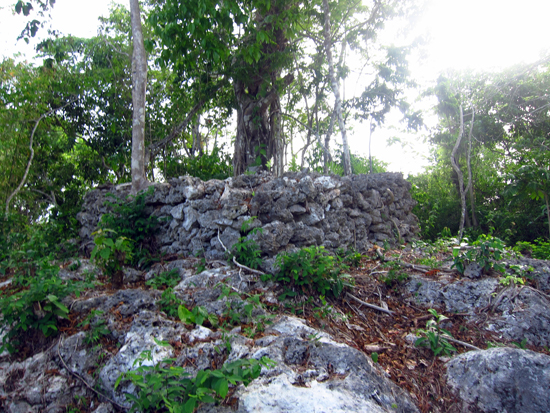 benteng Patua yang tinggal puing