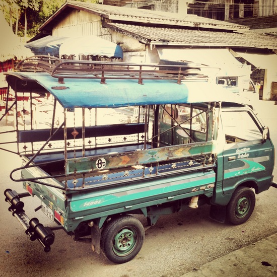 Transportasi umum di Laos - Song Thaew