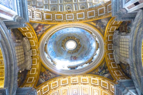 Atap bagian dalam basilica