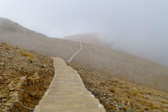 Deretan tangga di Mount Nemrut