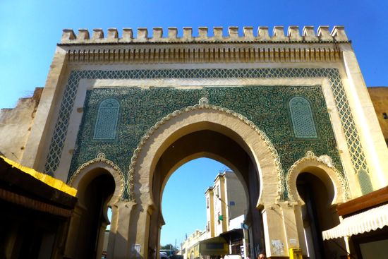 Salah satu gerbang medina di Fes