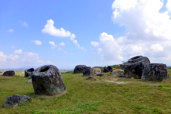 Situs Plain of Jars jadi wisata sejarah populer di Phonsavanh