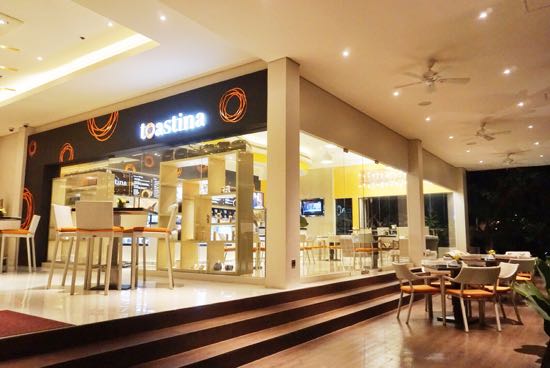 Toastina Pastry & Coffee Shop di area depan Sheraton Hotel Bandung