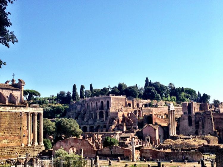 Forum Romano - menurut kami lebih menarik dibandingkan Coloseum