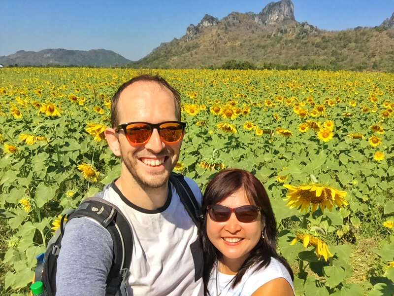 Selfie dulu di kebun bunga matahari