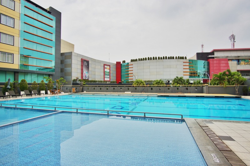 Grage Hotel Cirebon kolam renang