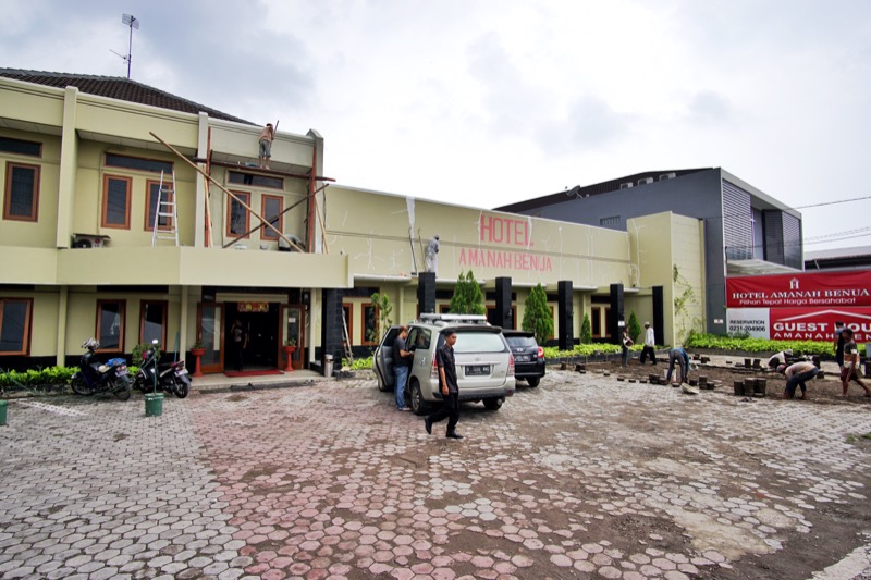 Hotel Amanah Benua Cirebon depan