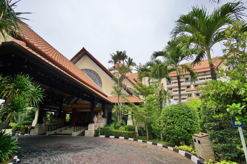 Hotel Santika Cirebon depan