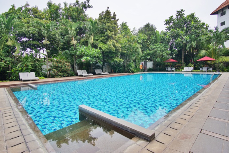 Hotel Santika Cirebon kolam renang