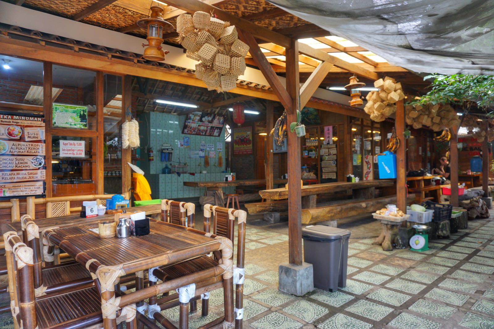 Rumah  Kayu  Kafe Taiwan Lembang  PergiDulu com