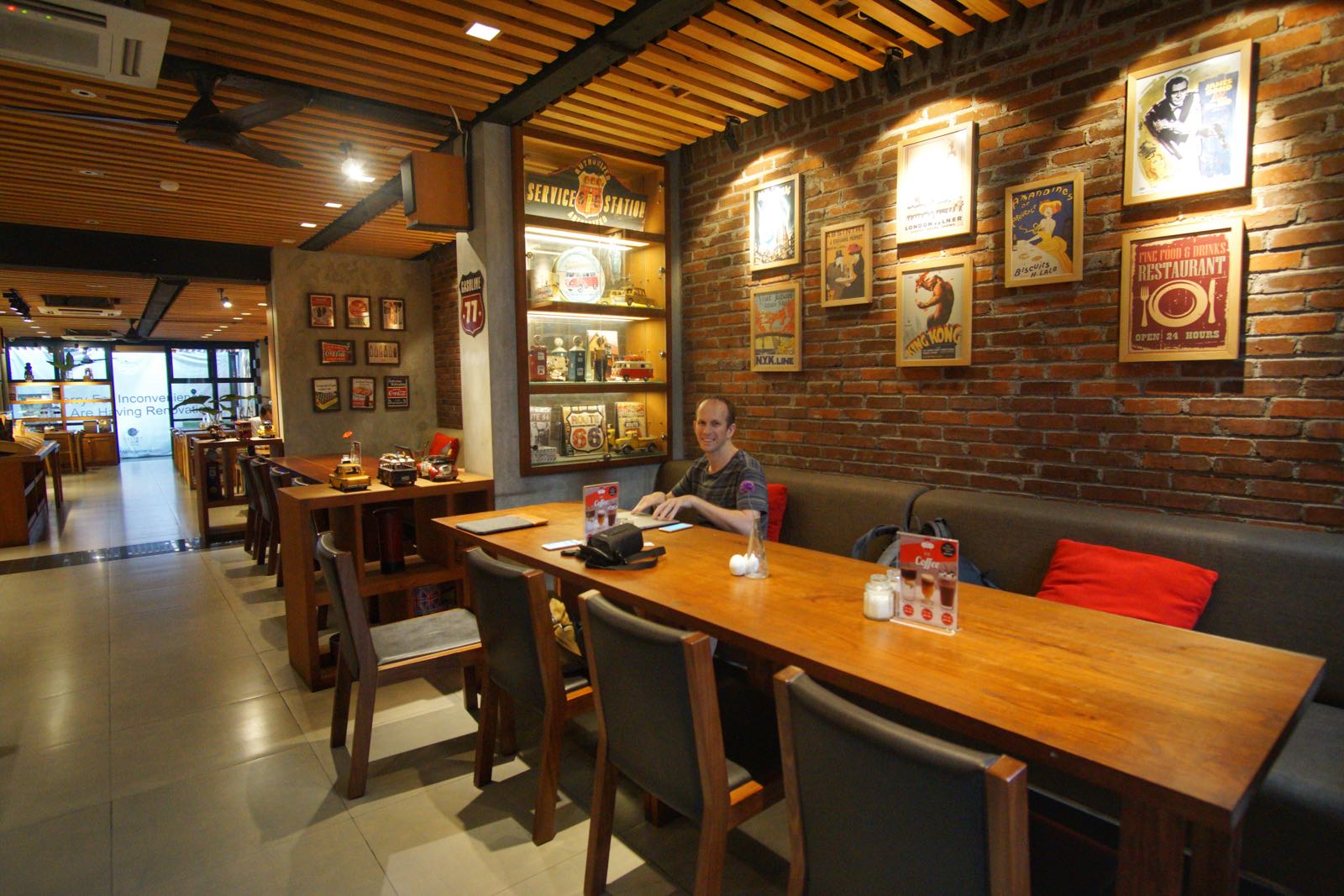 Nongkrong Di Everjoy Cafe