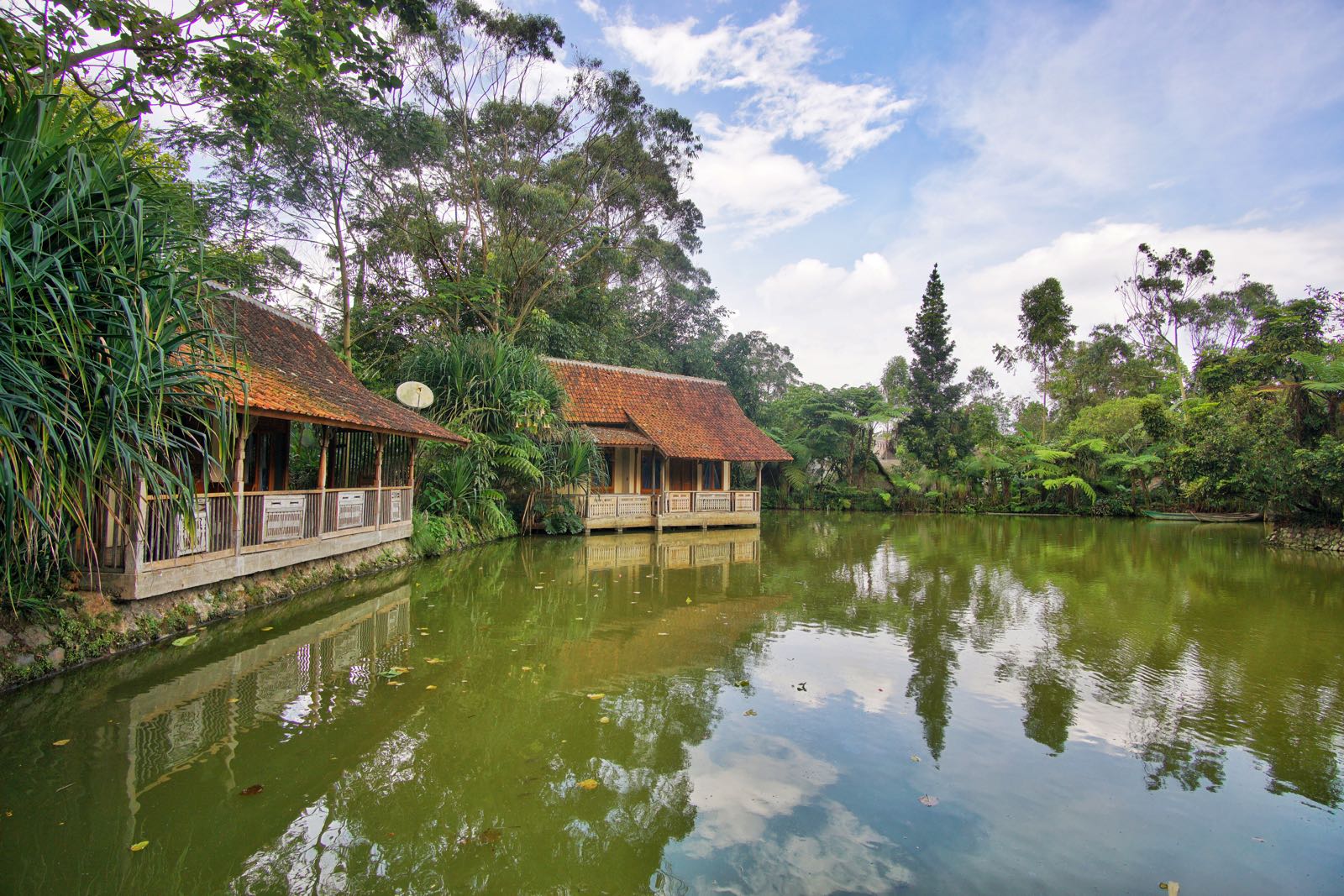 Sapu Lidi Resort Lembang Danau