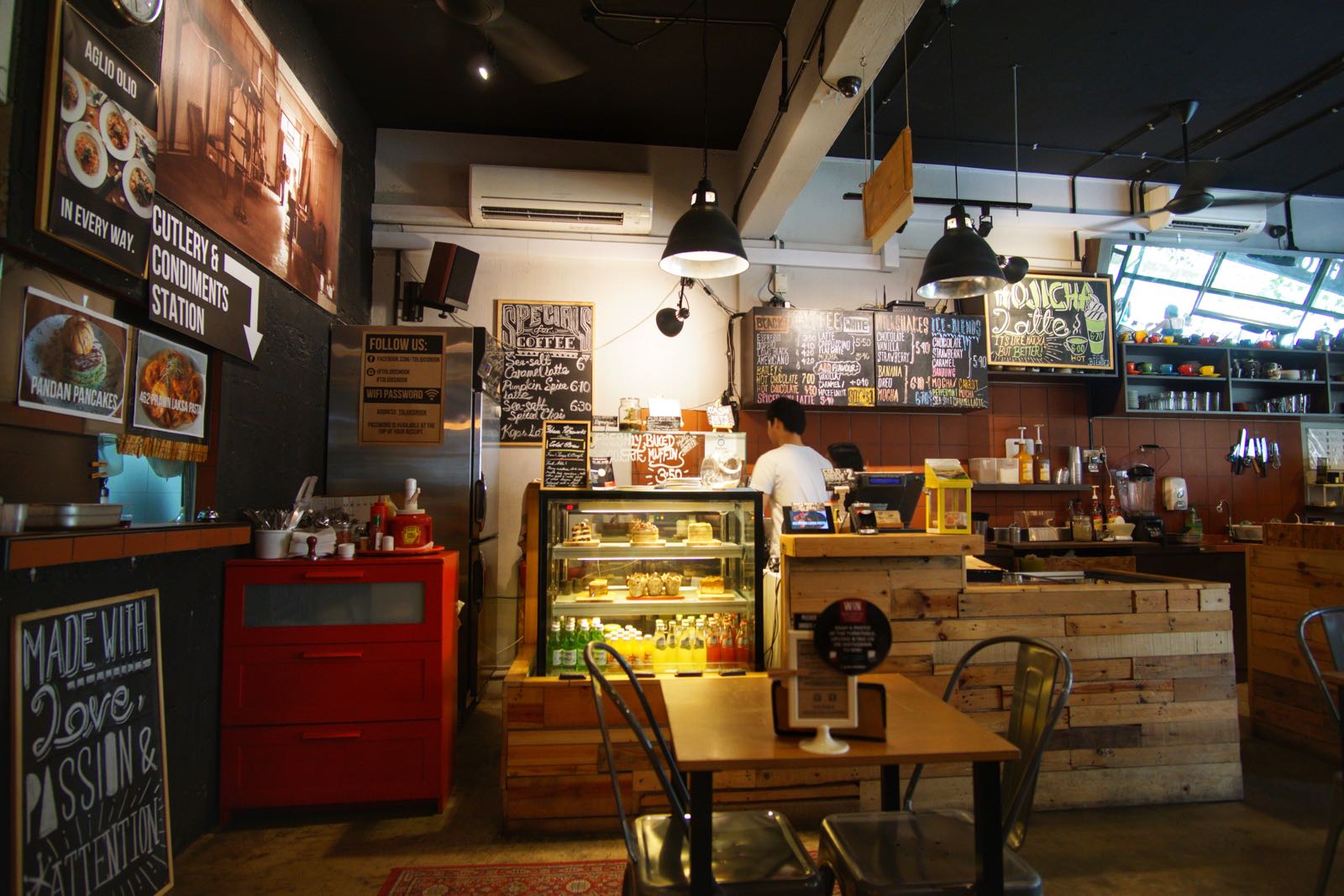 Tolido’s Espresso Nook Bugis Singapore Counter