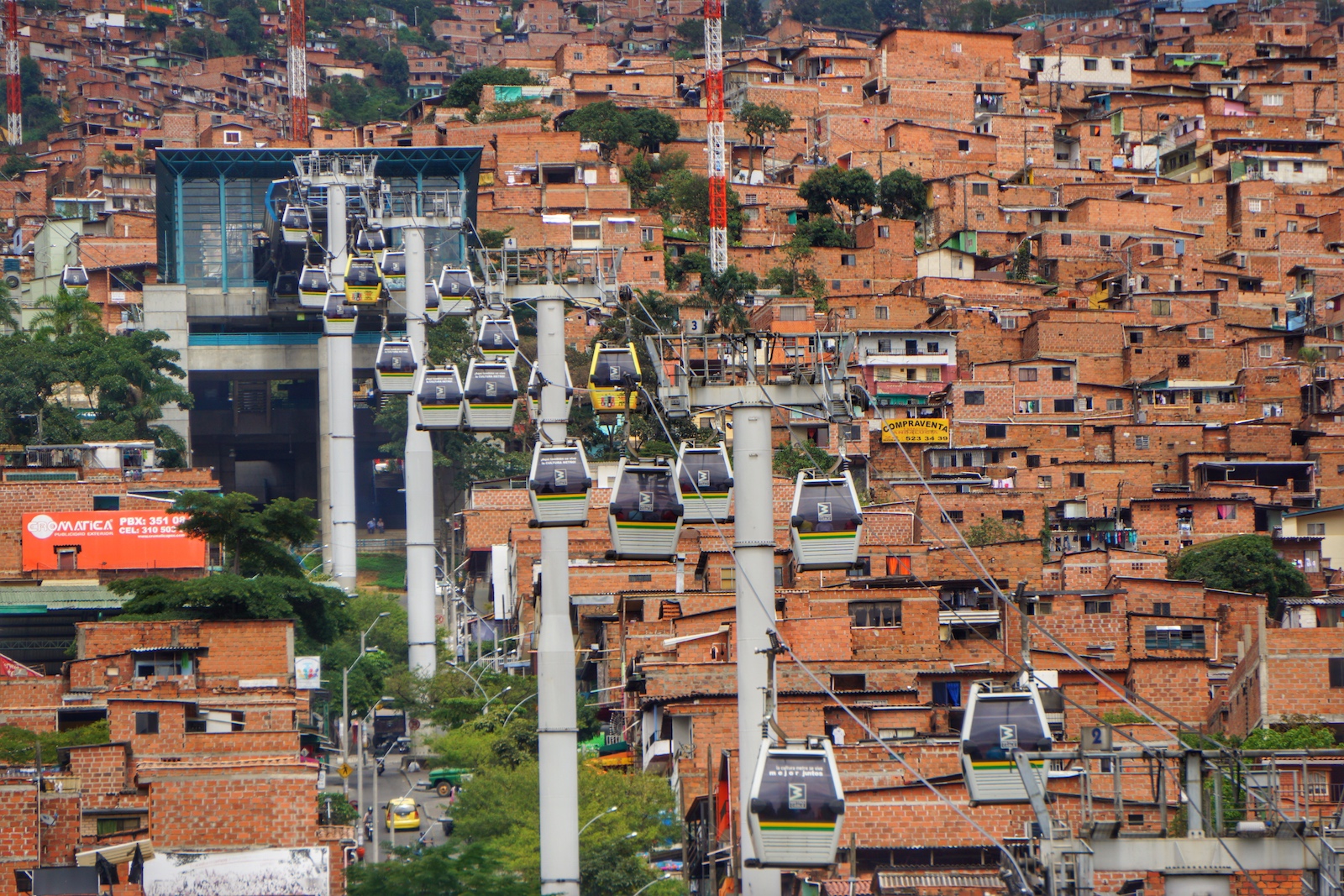 Cable Car Gratis Untuk Penduduk Di Medellin