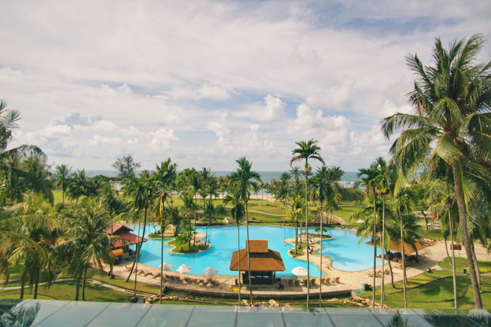 Kolam Renang Bintan Lagoon Resort