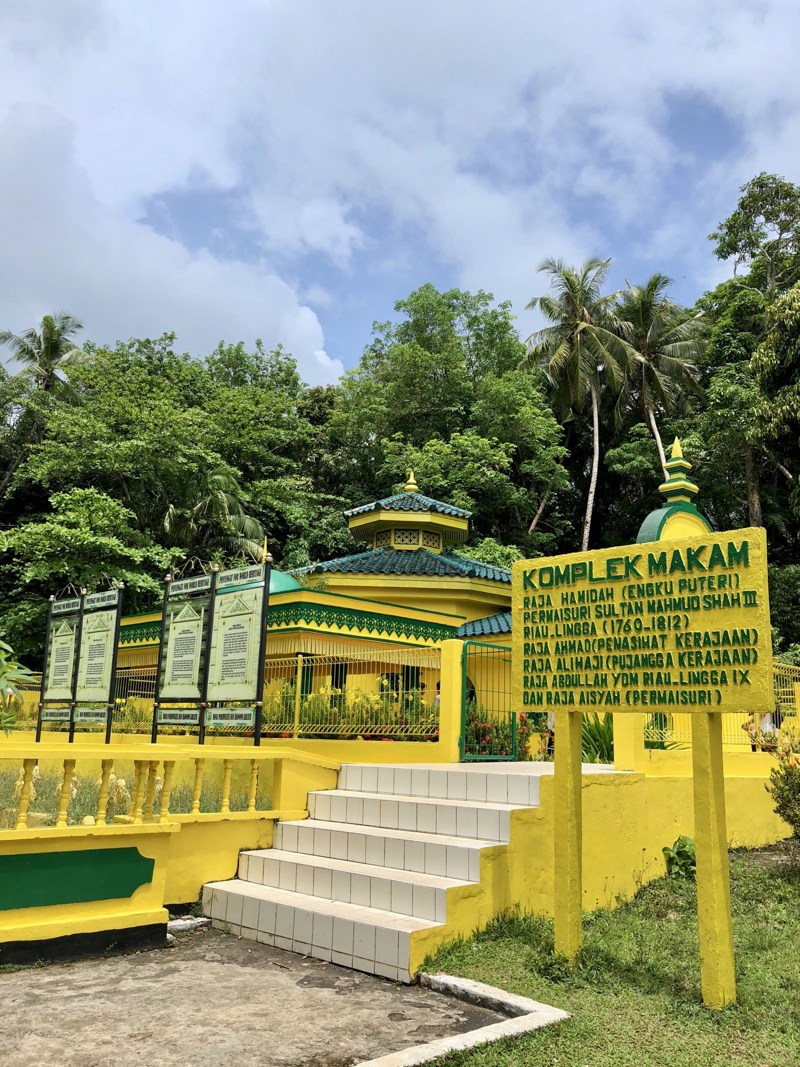 Makam Raja Hamidah Pulau Penyengat