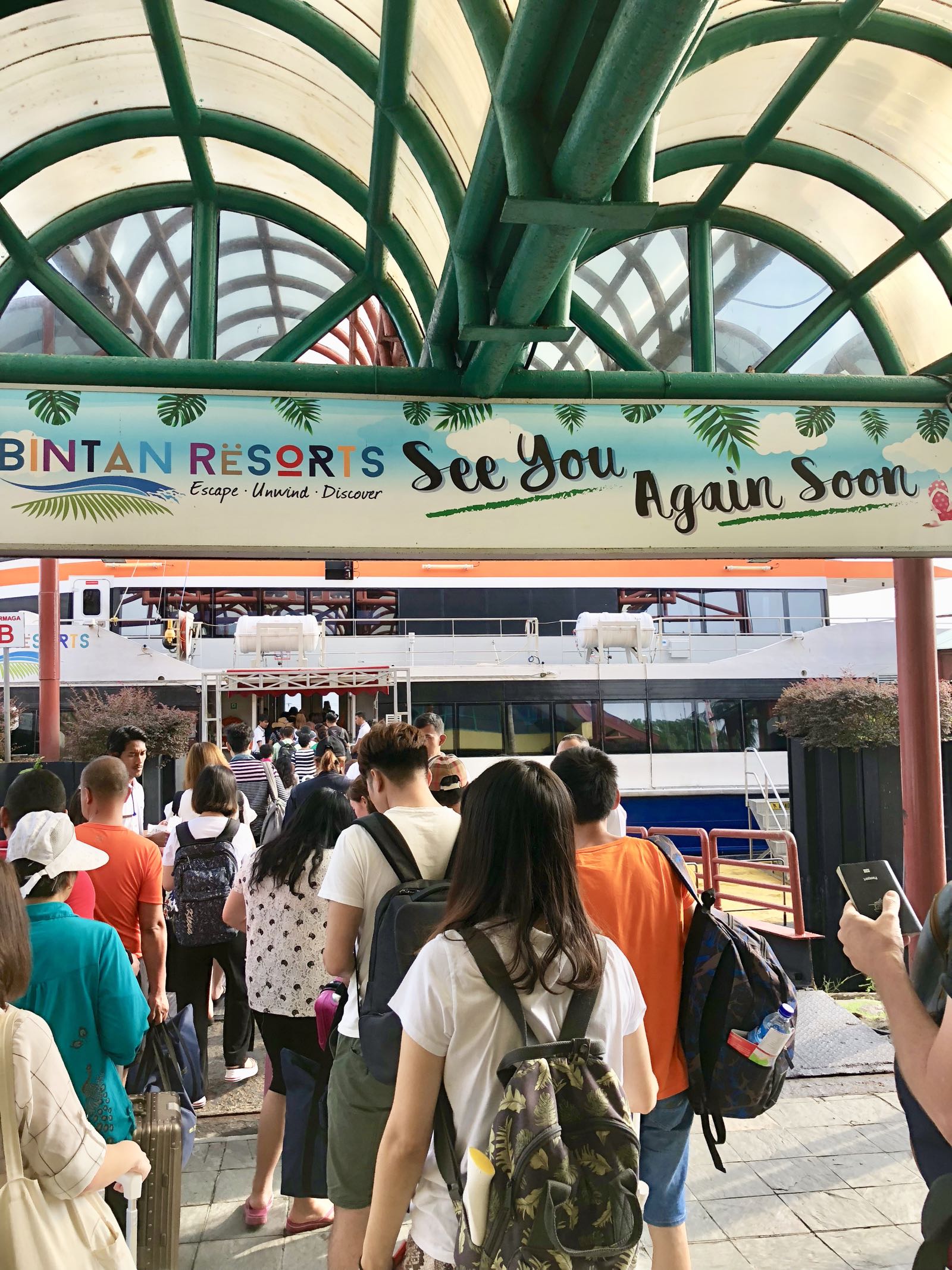 Naik Ferry Kembali Ke Singapura Dari Bintan