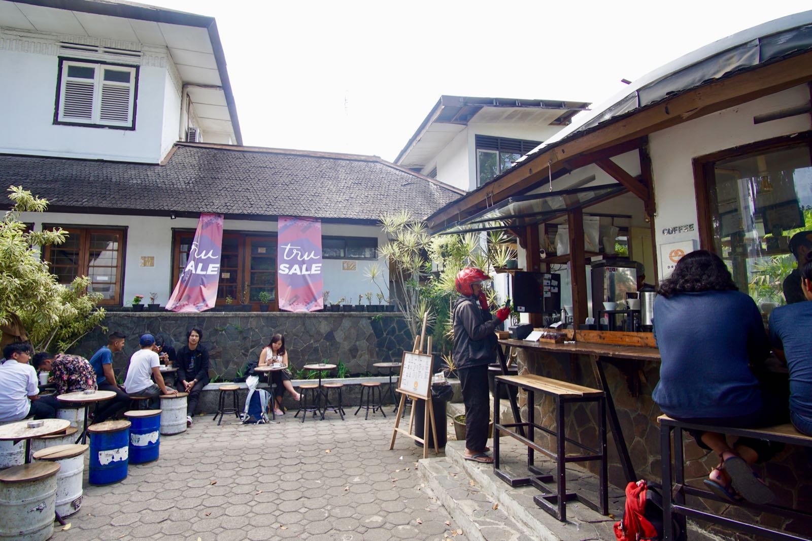 Dreezel Coffee Shop Bandung