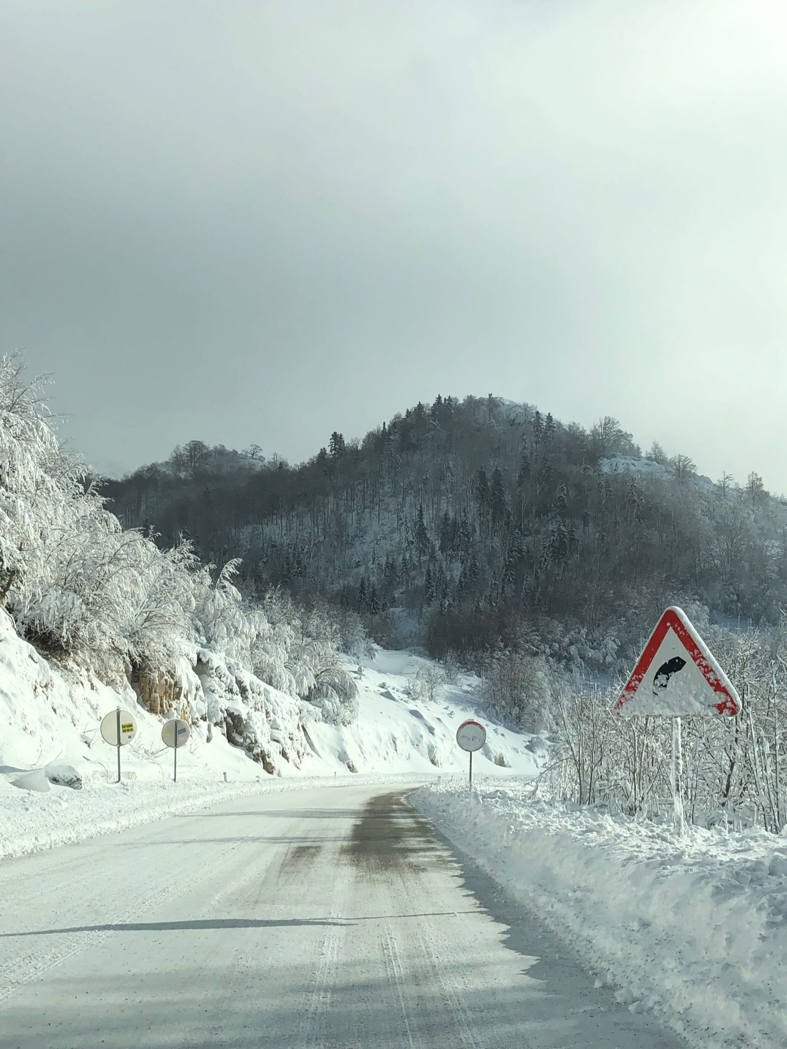 Jalanan Tertutup Salju Di Balkans