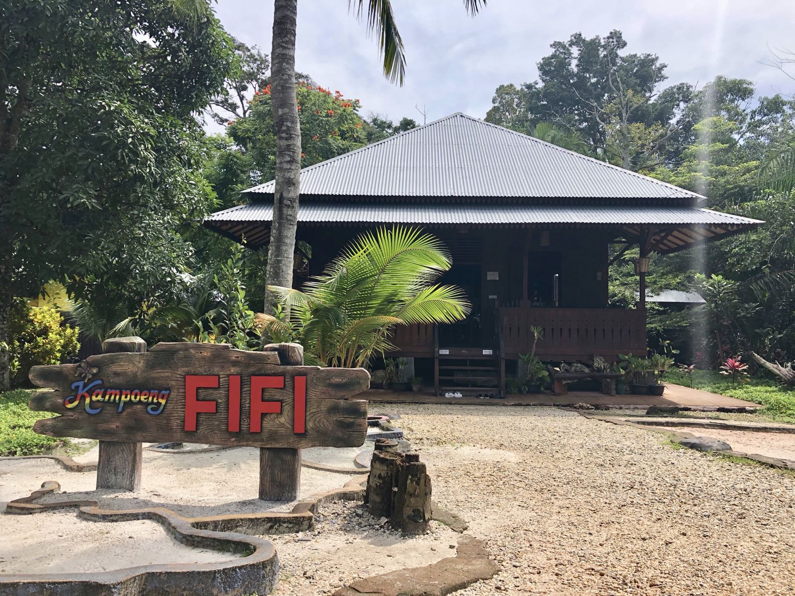 Kampung Fifi Di Gantung Belitung
