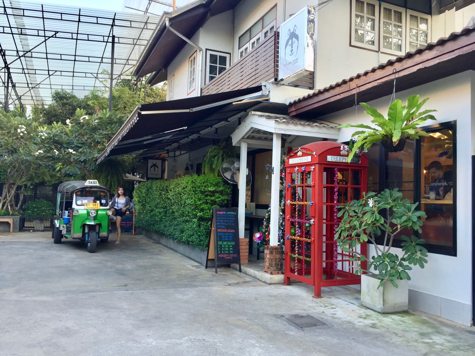 Cafe Husky TrueLove @ Neverland Di Bangkok