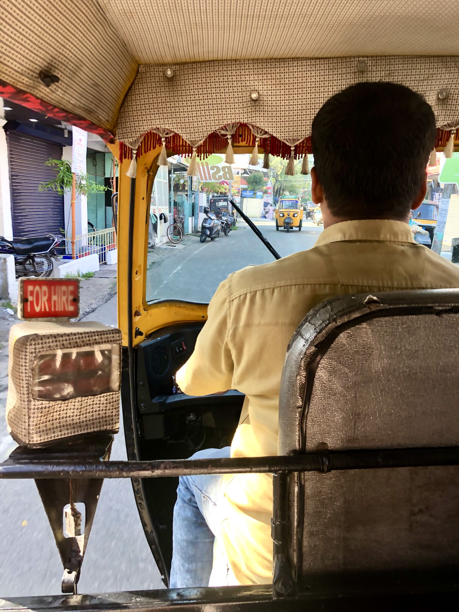 Naik Tuktuk Di Kochi